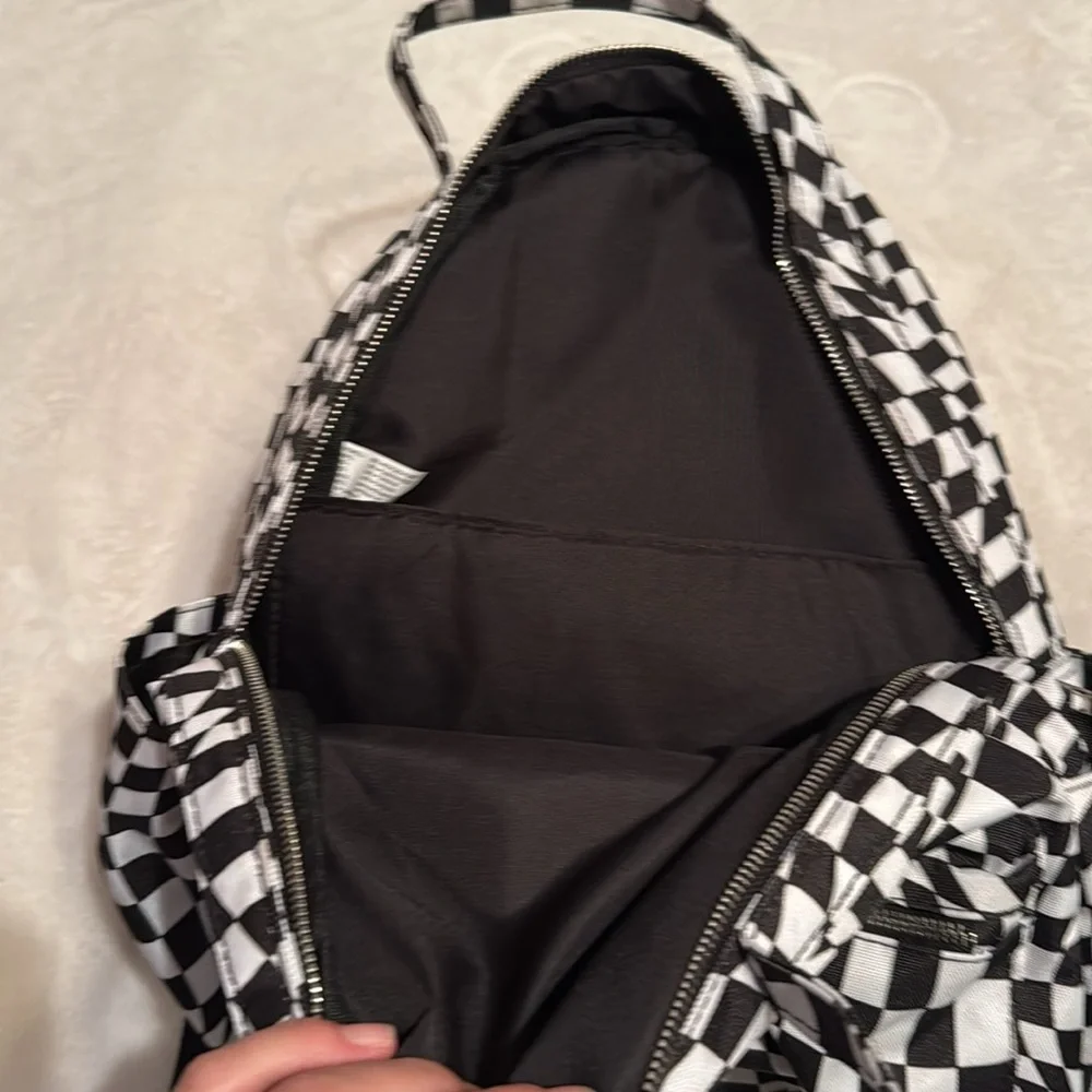 💚 Black & White Checkered Backpack